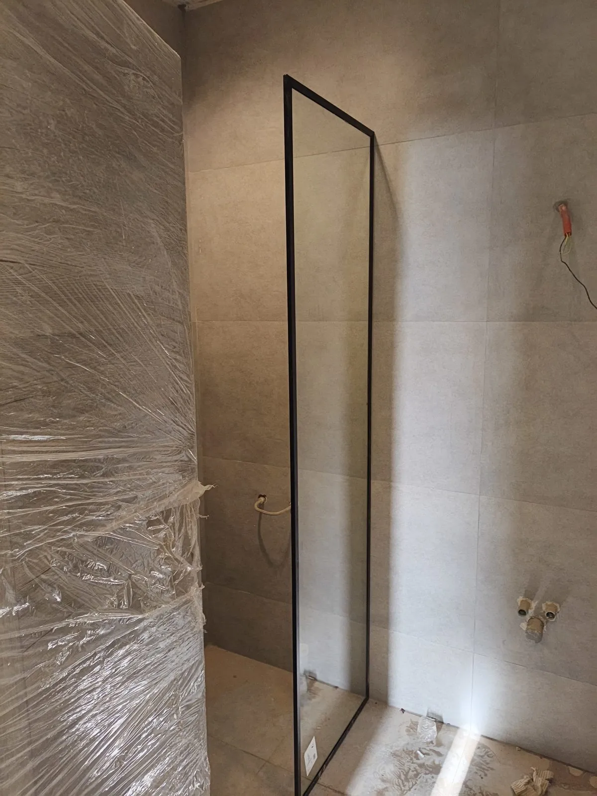 Securit glass shower cabin